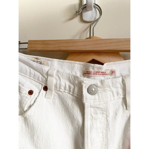 EUC Levis Womens Jeans 31 White Ribcage Straight Ankle Button Fly Capri Denim - Picture 7 of 7